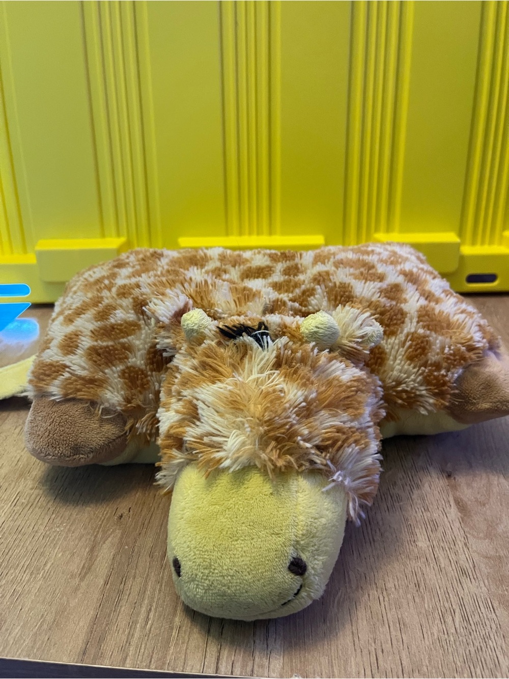 Pillow Pets Pee-wees Jolly Giraffe 2010 Plush Stuffed Animal Soft Toy